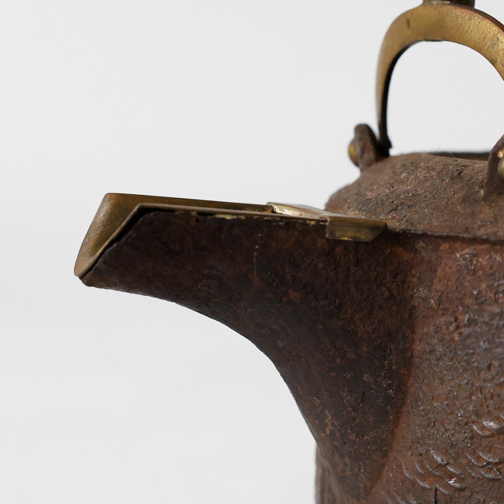 鉄銚子 酒器 山水楼閣文 注ぎ口