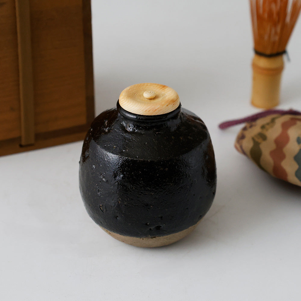 十二代楽吉左衛門 弘入造 黒楽茶入 全体図