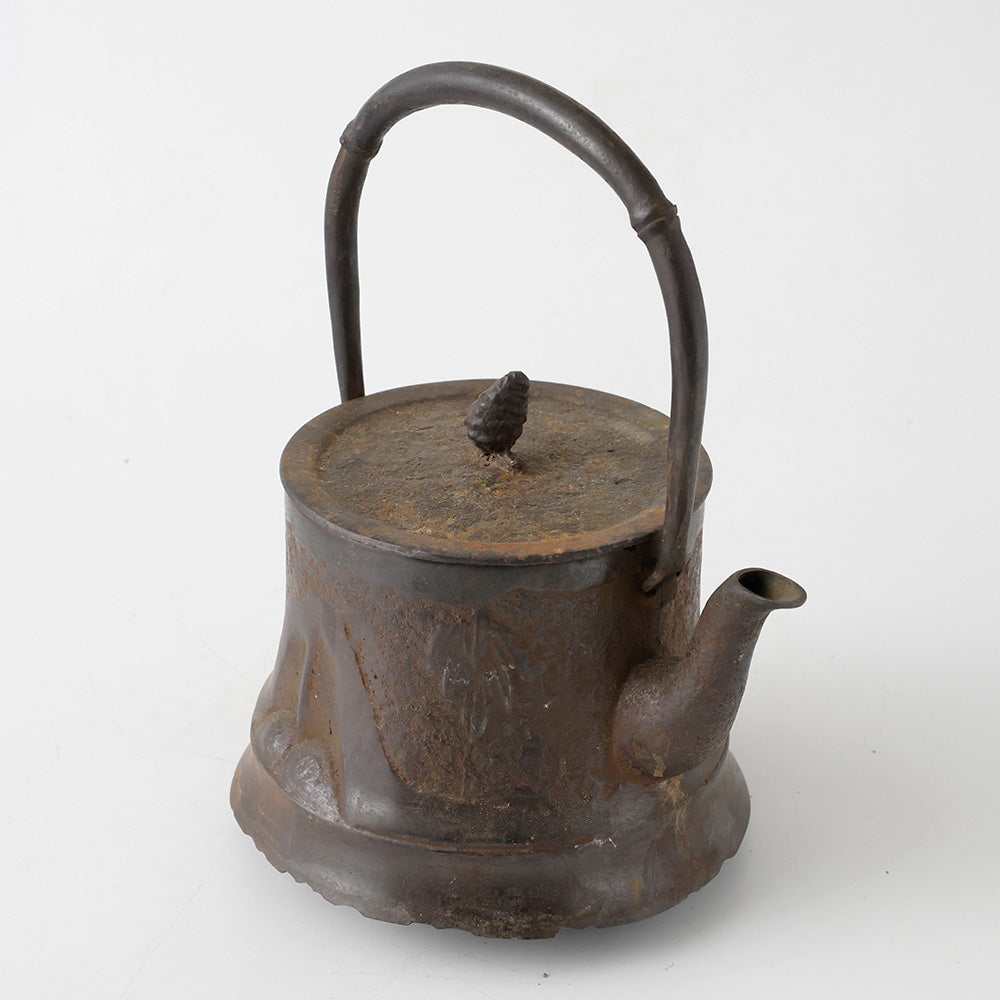 南部鉄瓶 大祐堂 松笠摘み 全体