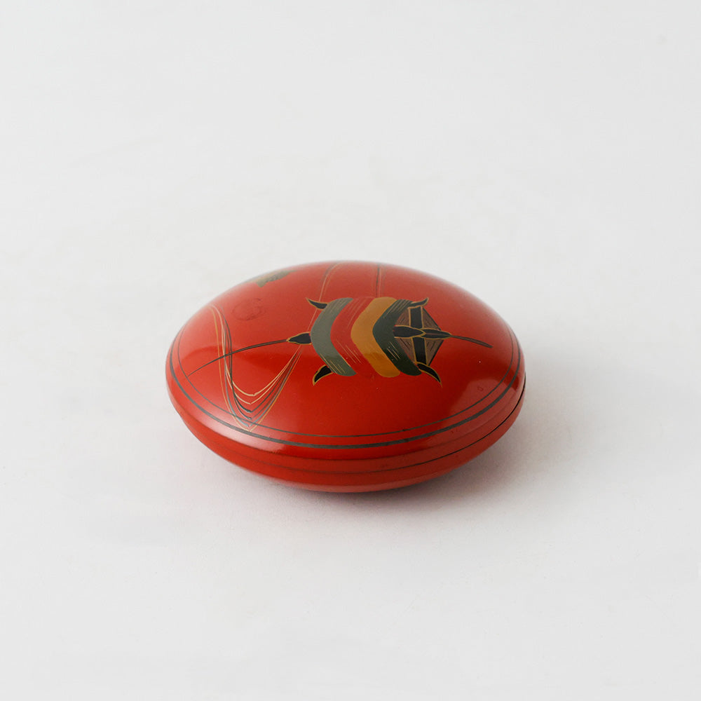 朱塗 色絵糸巻蒔絵 香合 側面