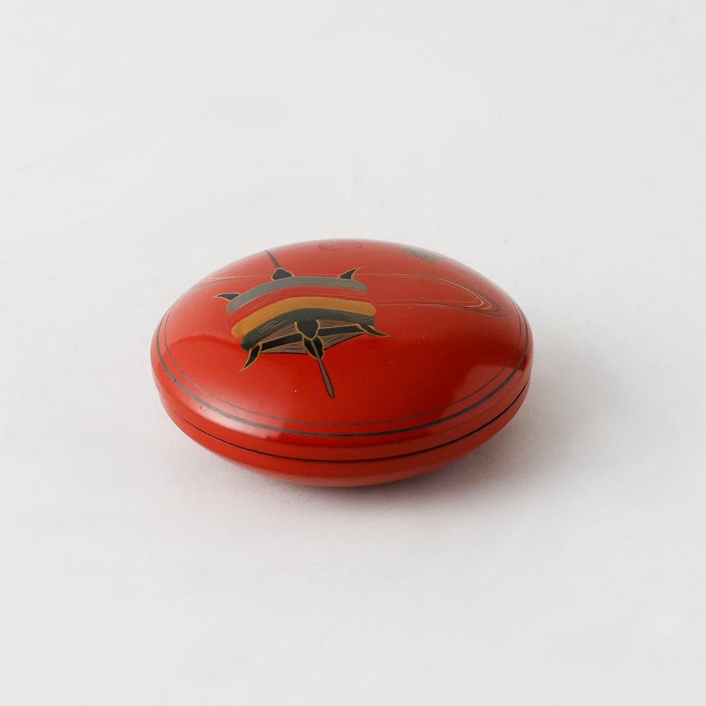 朱塗 色絵糸巻蒔絵 香合 側面