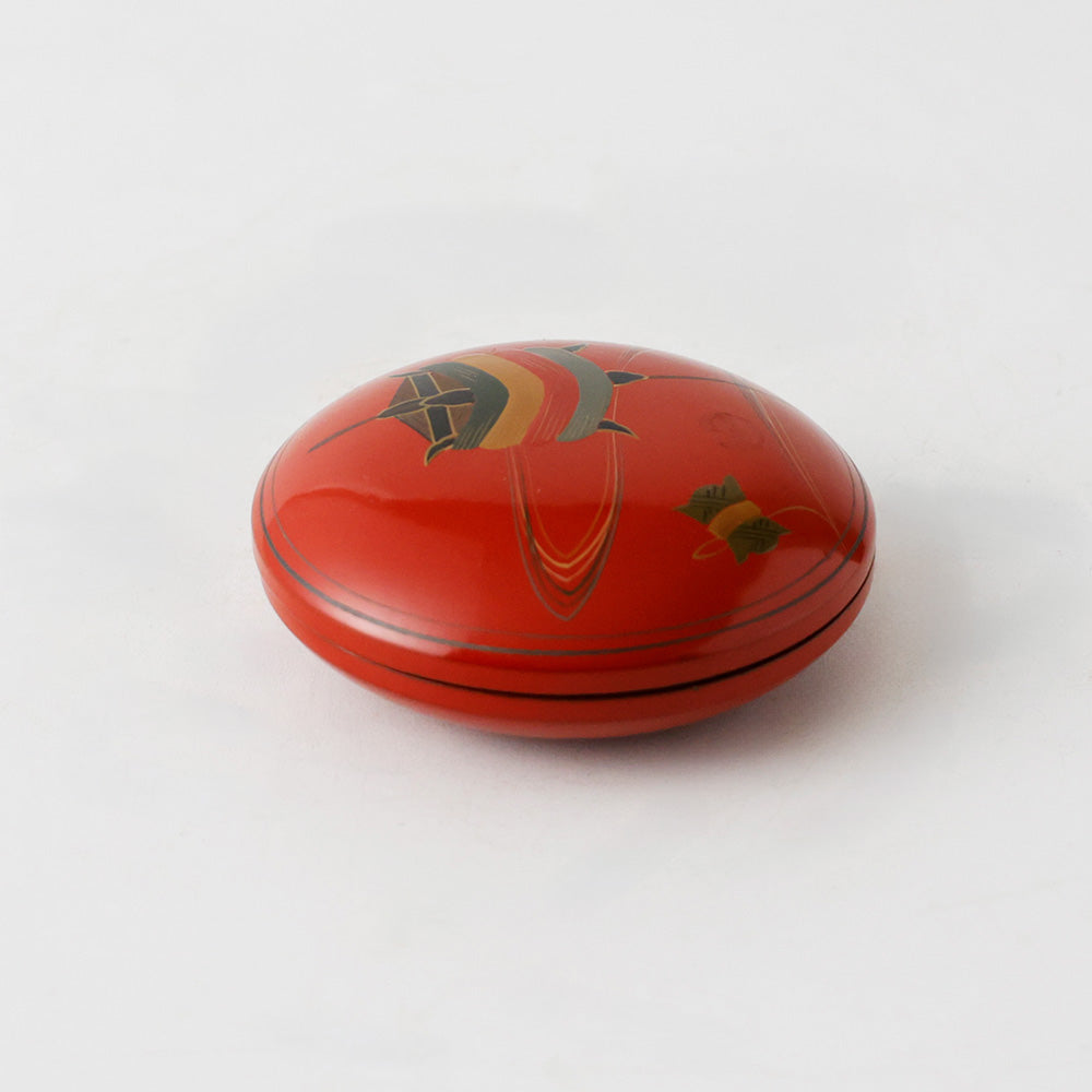 朱塗 色絵糸巻蒔絵 香合 側面