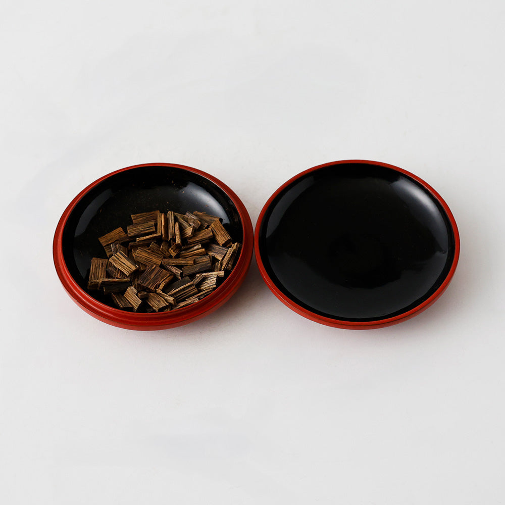 朱塗 色絵糸巻蒔絵 香合 内部