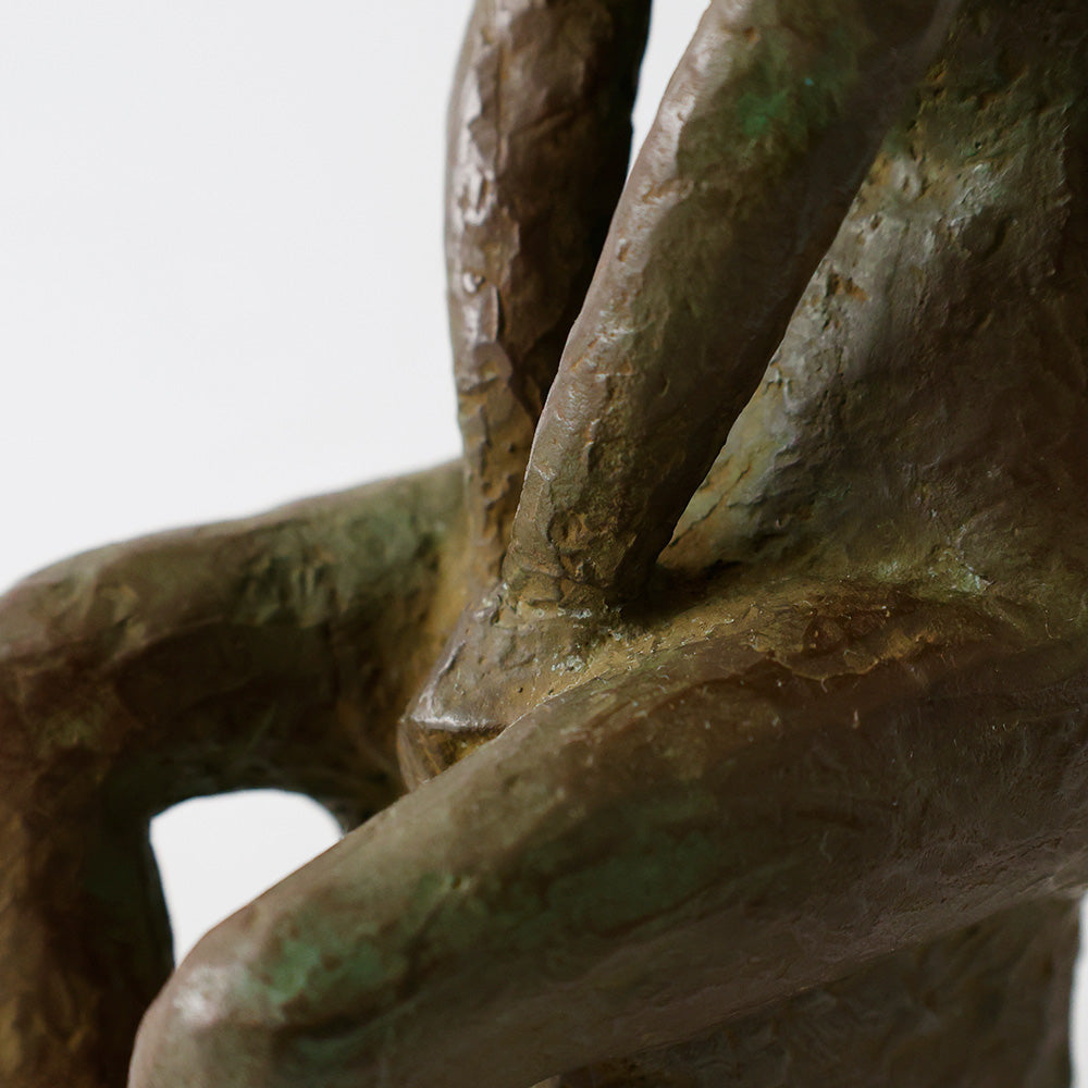 ブロンズ 少女像 板橋一歩 手