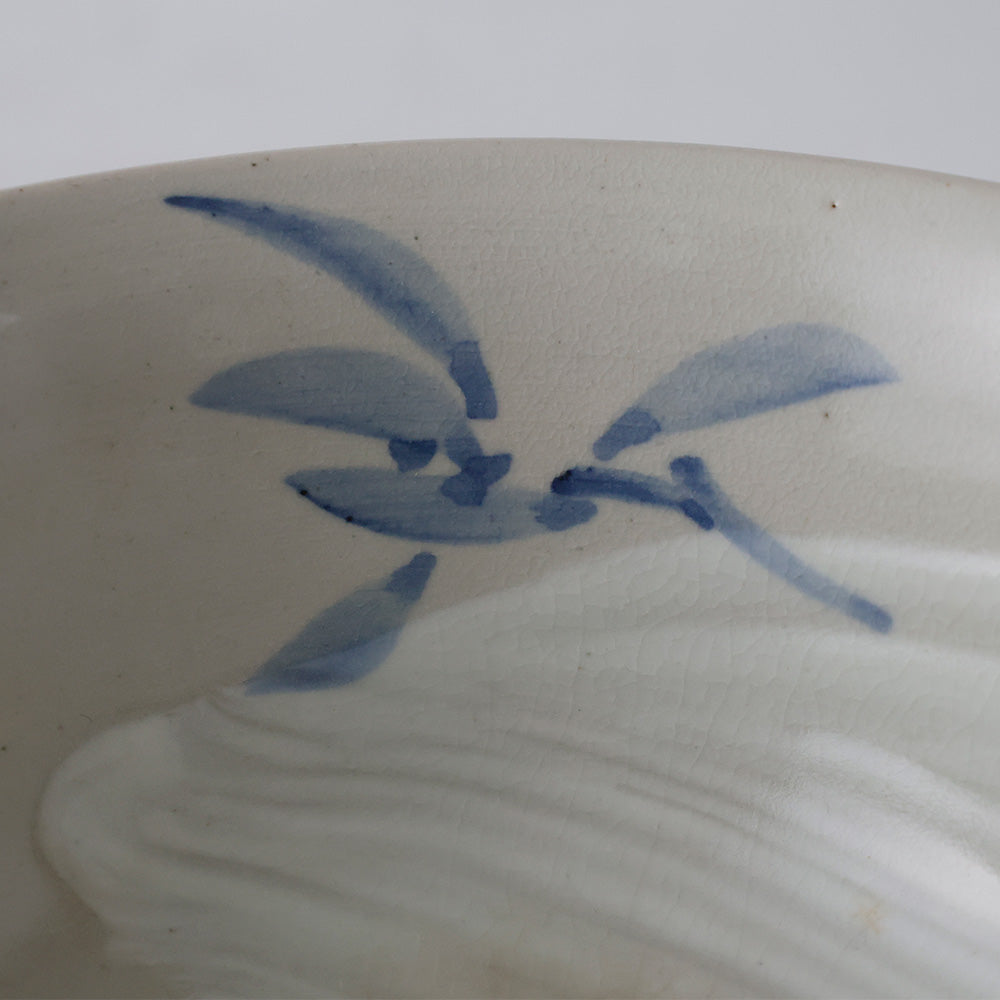 竜谷窯 宮川香雲 白磁 染付 花 唐草文様 茶碗 共箱 栞 抹茶椀 茶道具 竜谷窯 宮川香雲 白磁 茶碗 – EIKI Re:Finds