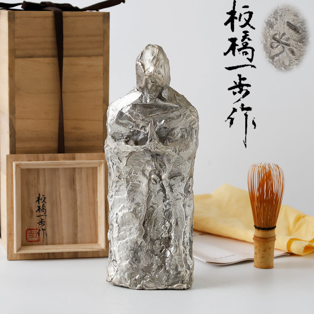 板橋一歩作 ブロンズ 祈る女性像 全体図