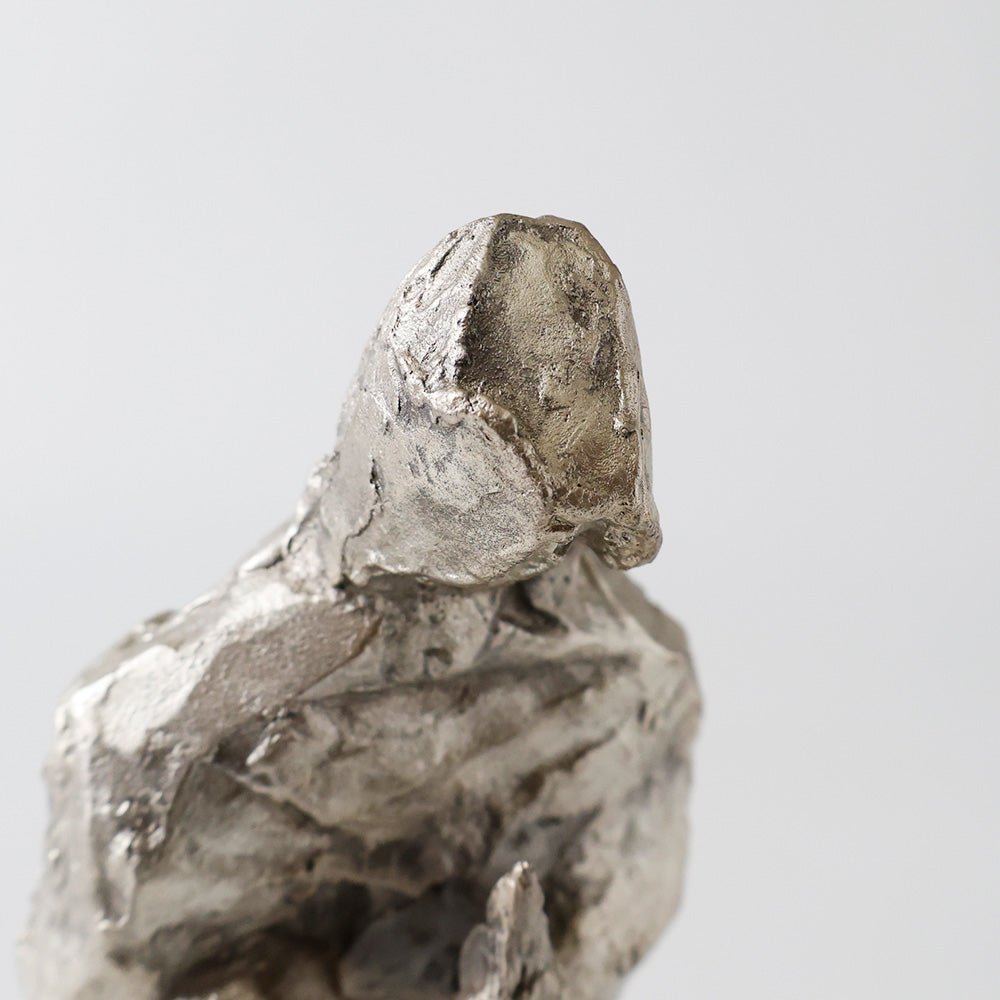 板橋一歩作 ブロンズ 祈る女性像 顔