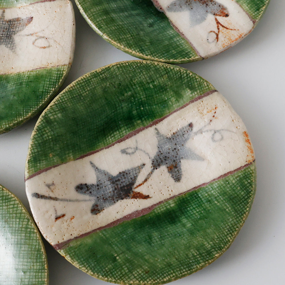 清山窯 織部焼 銘々皿 拡大図