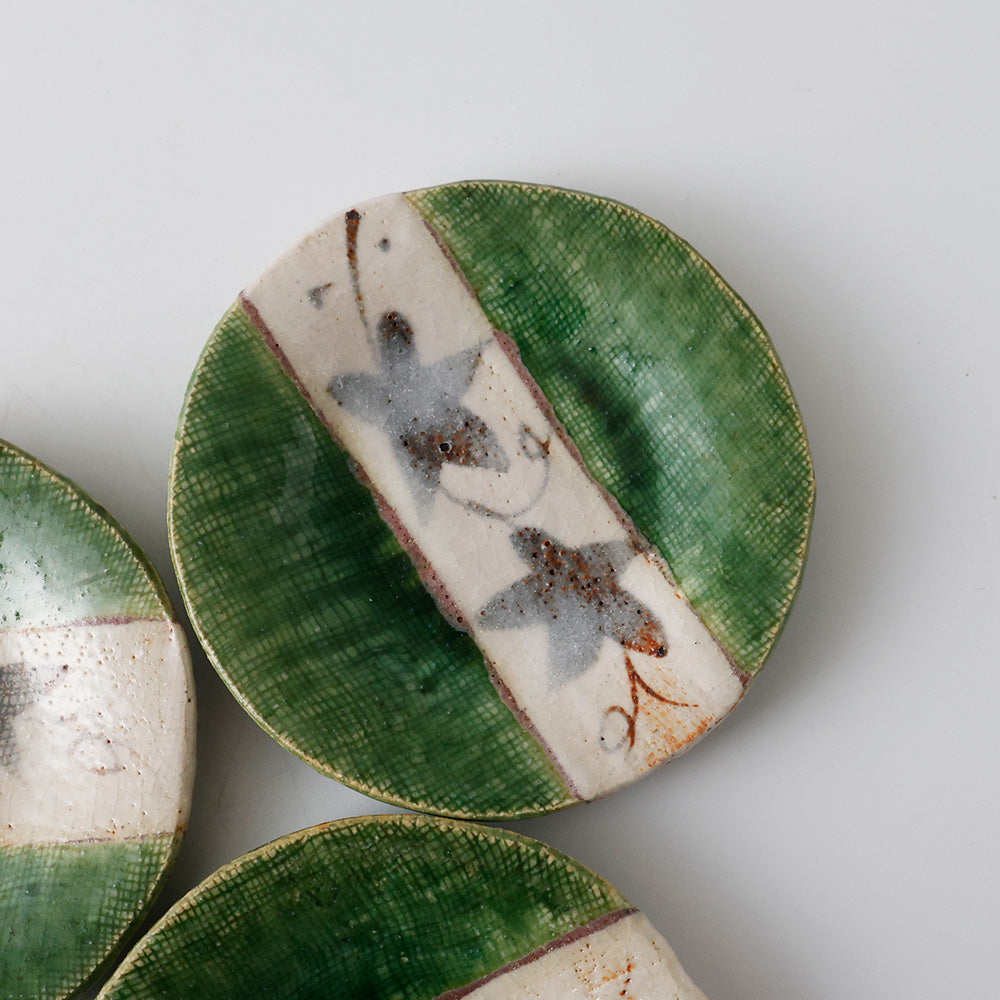 清山窯 織部焼 銘々皿 拡大図