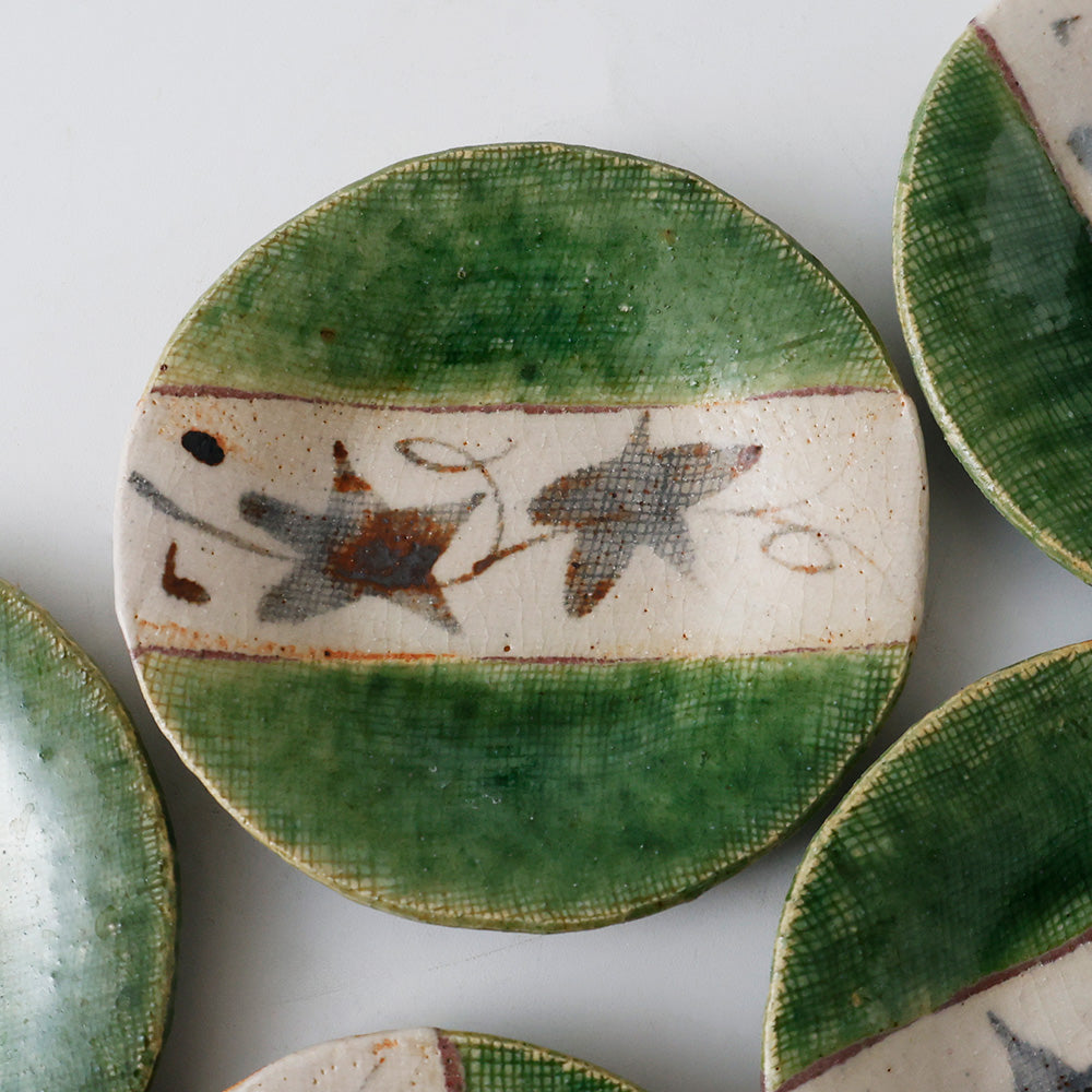 清山窯 織部焼 銘々皿 拡大図