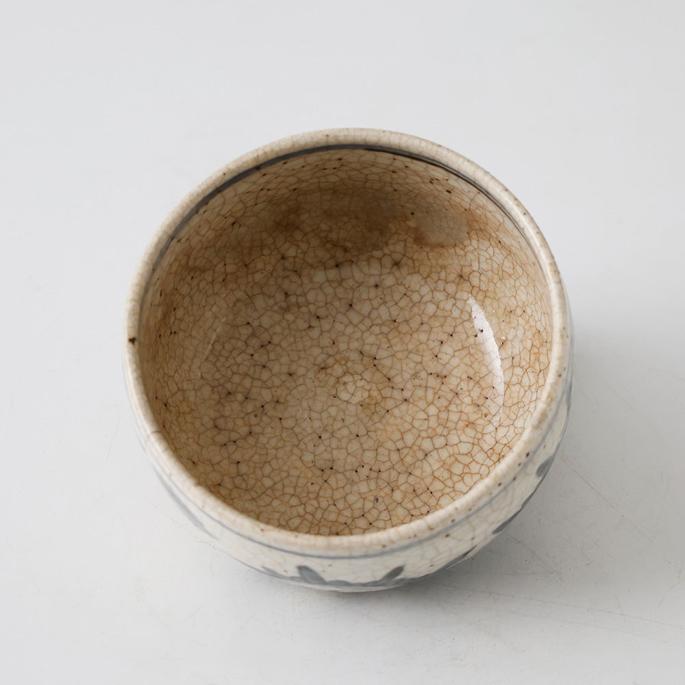 安南写 絞り手 茶碗 内部