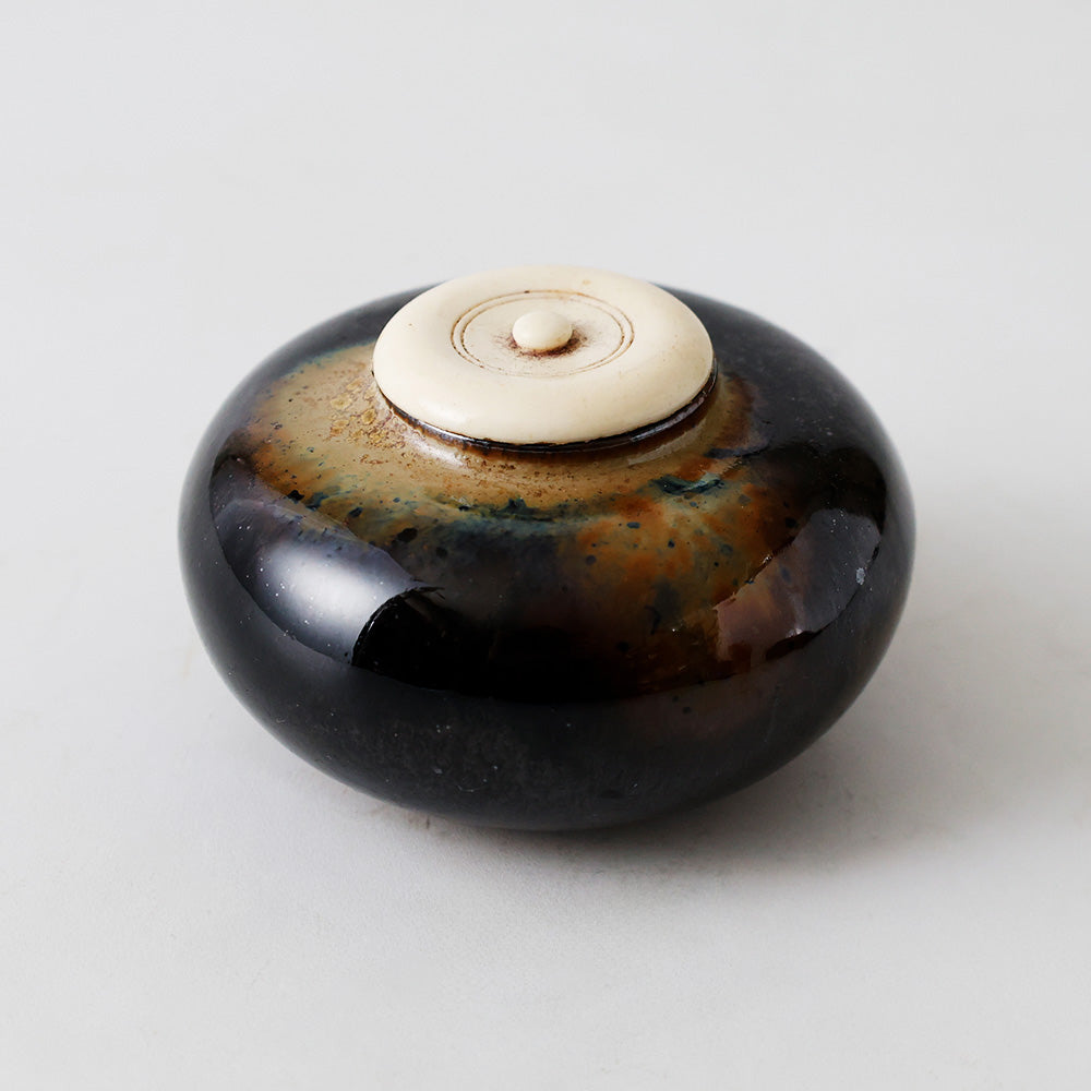 平安春峰造 高取茶入 正面