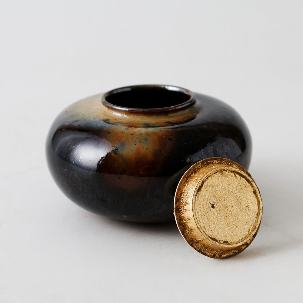 平安春峰造 高取茶入 蓋を取った様子