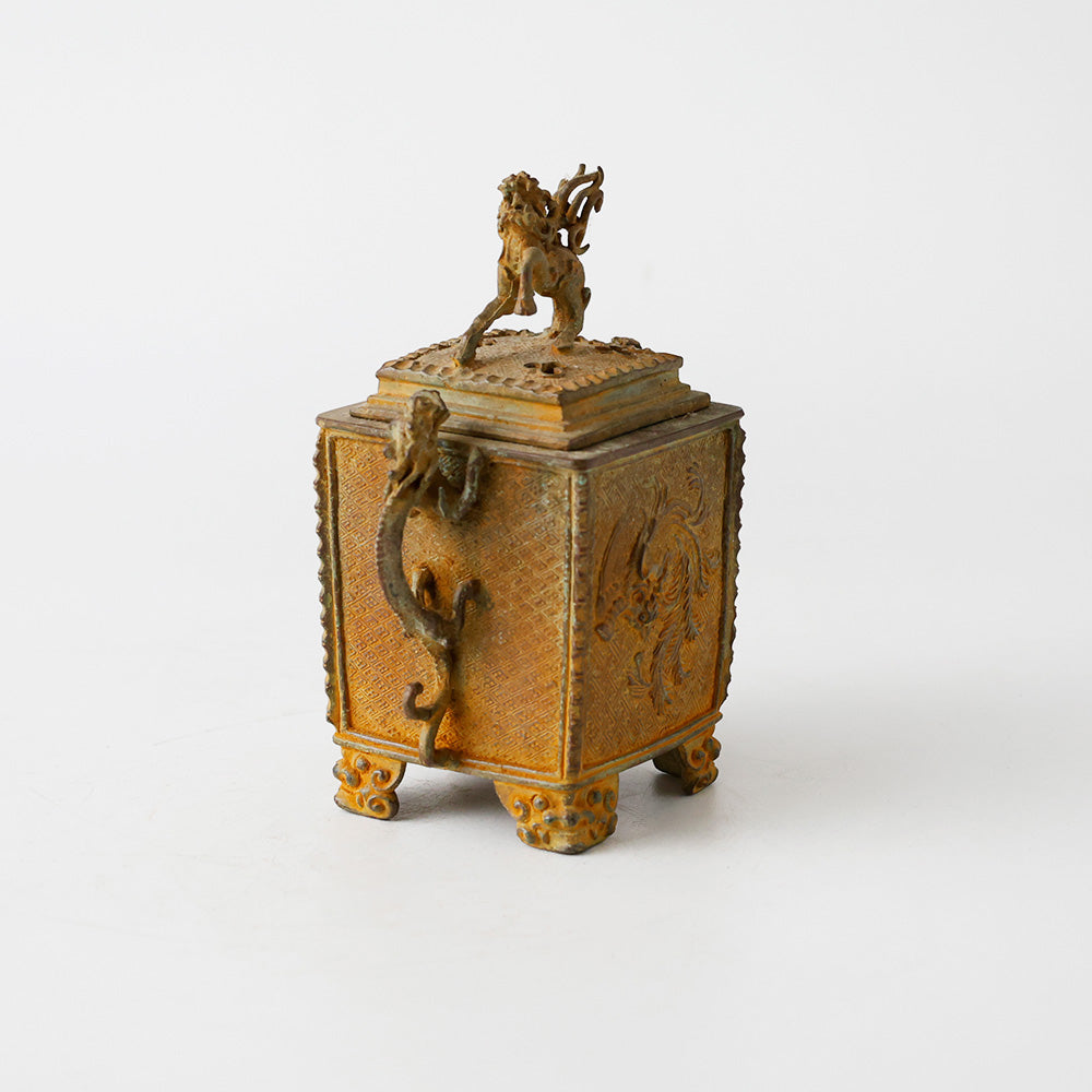 金工師 香保 鋳銅香炉 斜めの構図