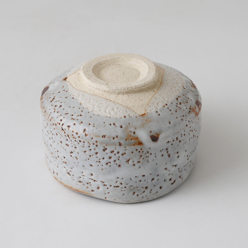 美濃焼窯元 秀山窯 志野茶碗 底面