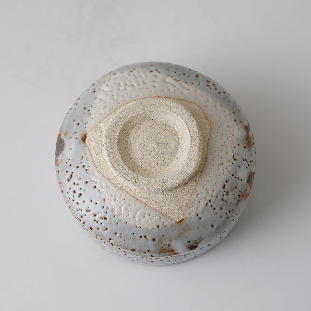 美濃焼窯元 秀山窯 志野茶碗 底面