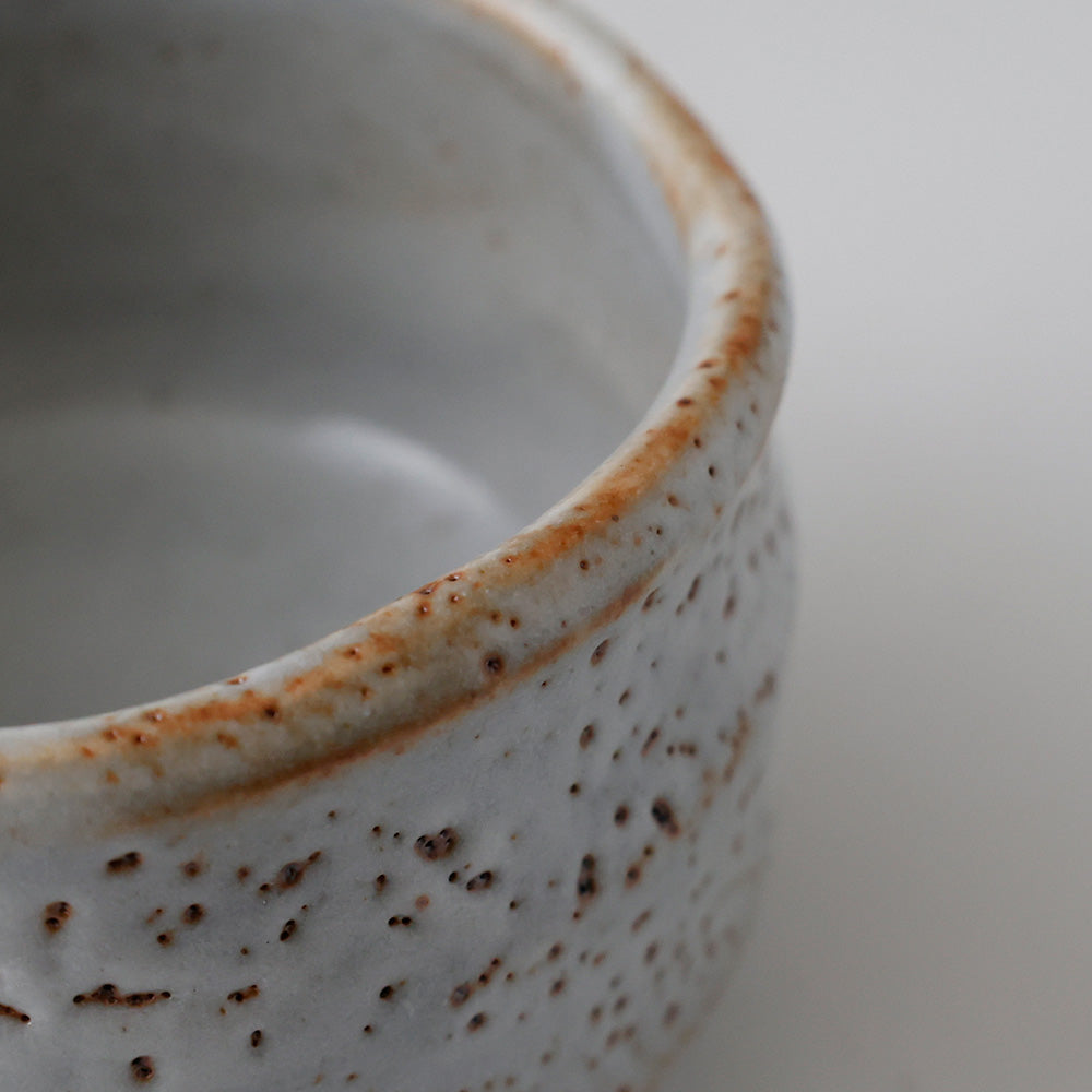 美濃焼窯元 秀山窯 志野茶碗 縁