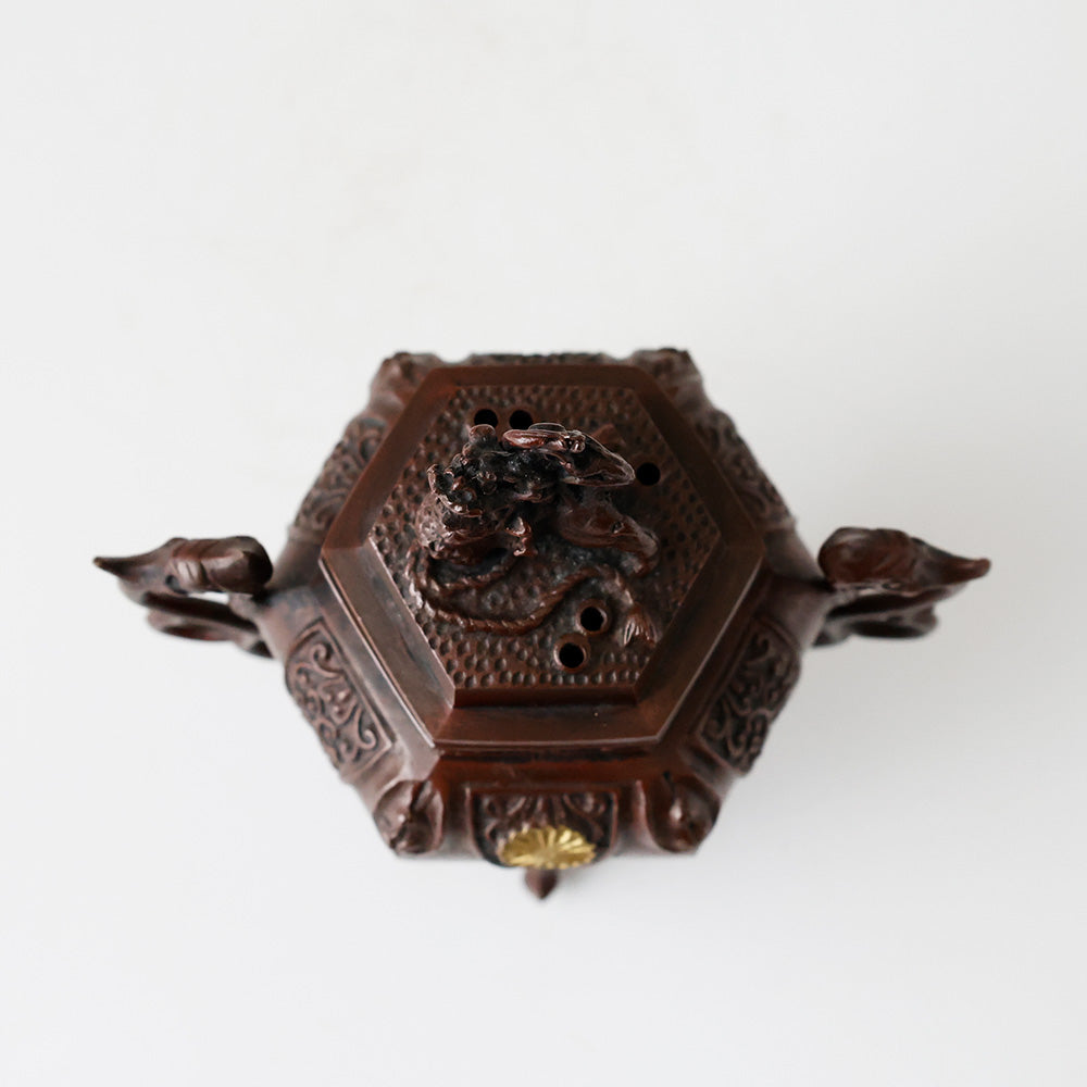 六角象耳菖蒲文 銅製香炉 十六菊金象嵌 上面