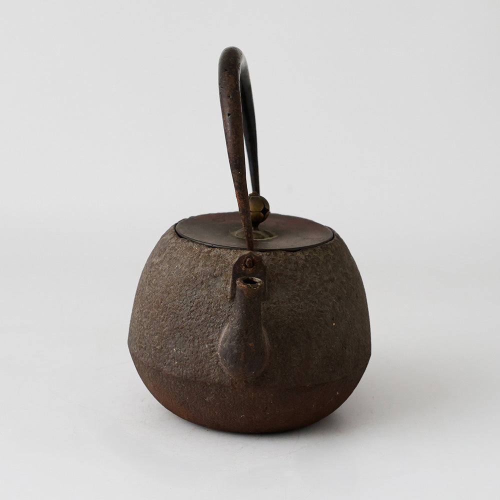 平宝珠形 白肌 鉄瓶 正面