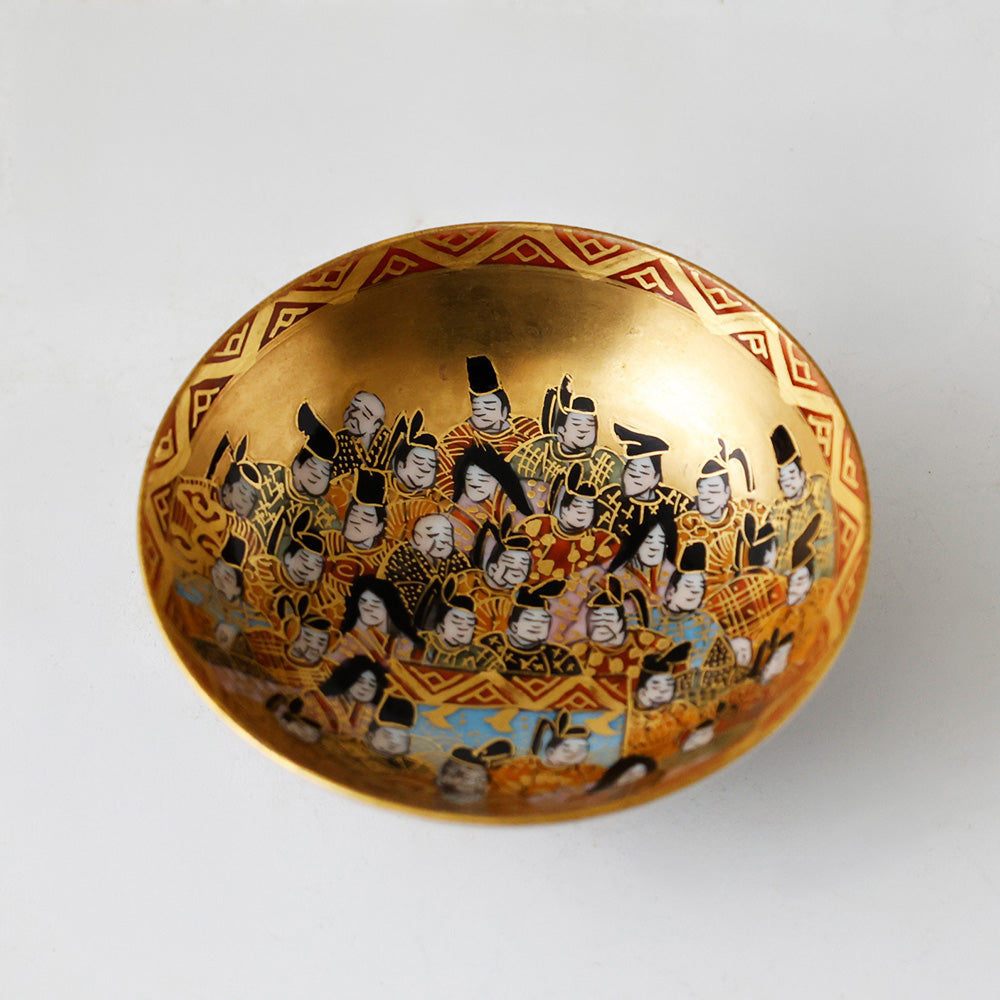 九谷焼 本金細字三十六歌仙 盃 上から見た構図