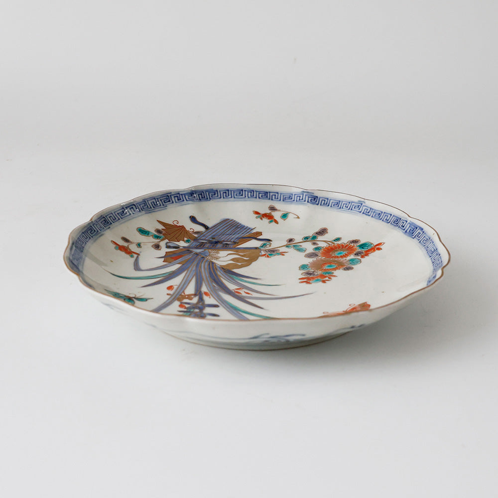 古伊万里 柿右衛門様式 輪花皿 斜め上から見た構図