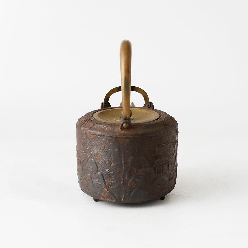 鉄銚子 酒器 山水楼閣文 背面