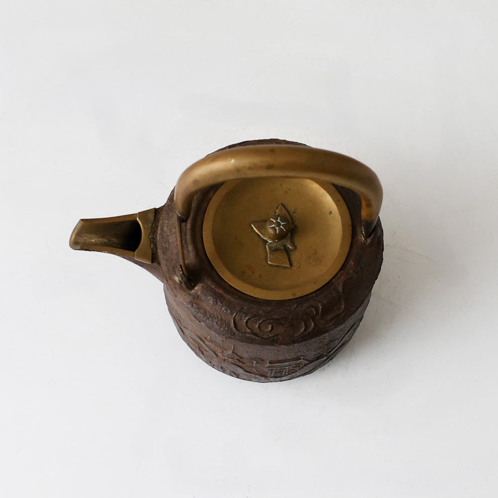 鉄銚子 酒器 山水楼閣文 上面