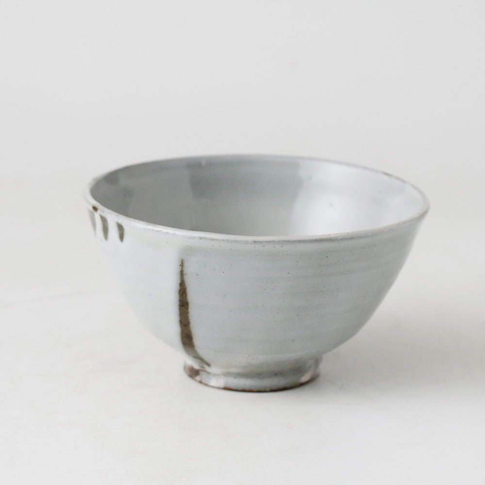 如拙庵 粉引写 茶碗 側面